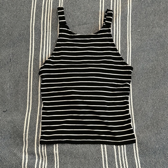 Tie Back Tank - Picture 2 of 2